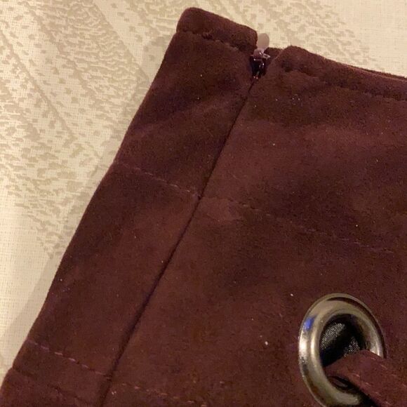 Parker Burgundy Milos Loop Ring Suede Skirt - Size 6 - Picture 8 of 8